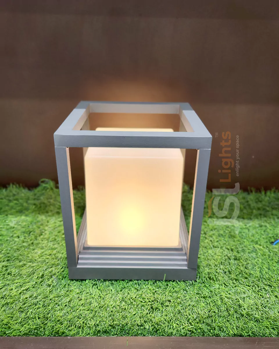 Square Outdoor LED Gate Light 3001 Medium 8IN Pillar Post Light with E27 Holder Aluminium Body and PC Diffuser IP65