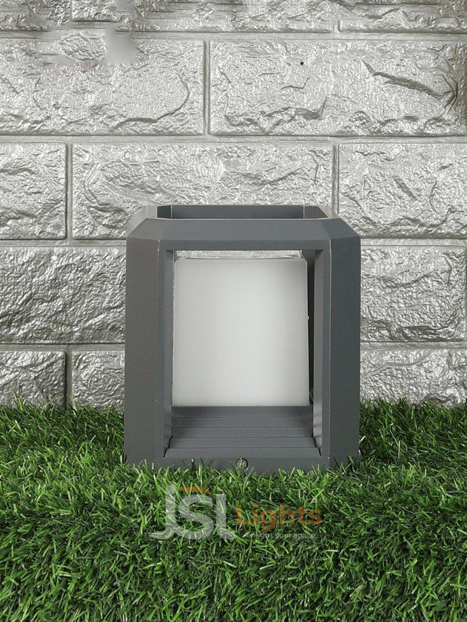 Square Outdoor LED Gate Light 8802 Small 7IN Pillar Post Light with E27 Holder Aluminium Body and PC Diffuser IP65