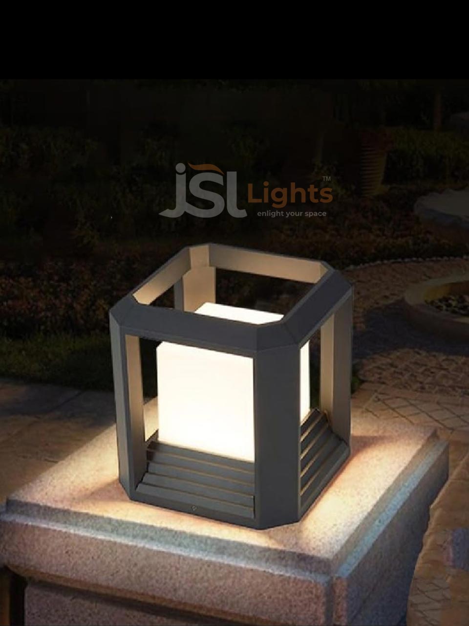 Square Outdoor LED Gate Light 8802 Small 7IN Pillar Post Light with E27 Holder Aluminium Body and PC Diffuser IP65